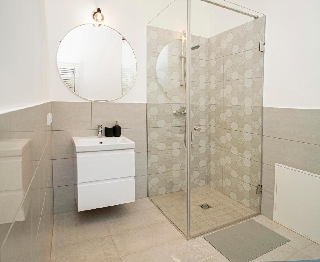 Central Station Apartment No3 Kaunas Ngoại thất bức ảnh